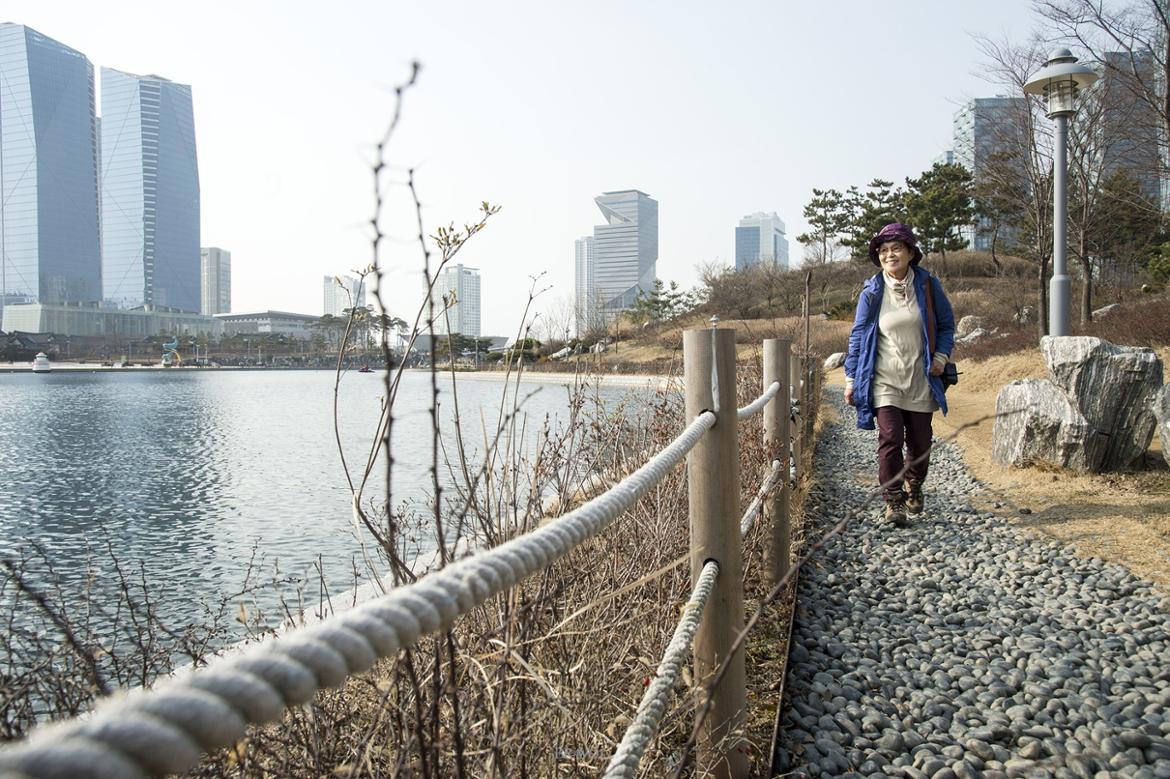 '마음 따라 길 따라… 즐거움은 덩달아' - 65세부터 10년간 지구 반 바퀴를 걸은 황안나씨